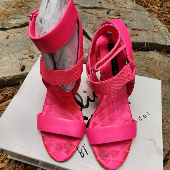 ALICE & OLIVIA neon pink talene heel - Picture 2 of 5
